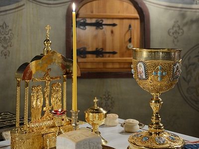 Божественная литургия в Сретенском монастыре на Сретение Господне