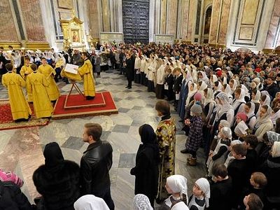 Православная молодежь Санкт-Петербурга — о крестном ходе вокруг Исаакиевского собора