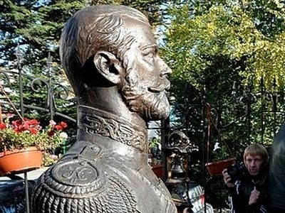 Myrhh-streaming bust of Tsar Nicholas II in Simferopol