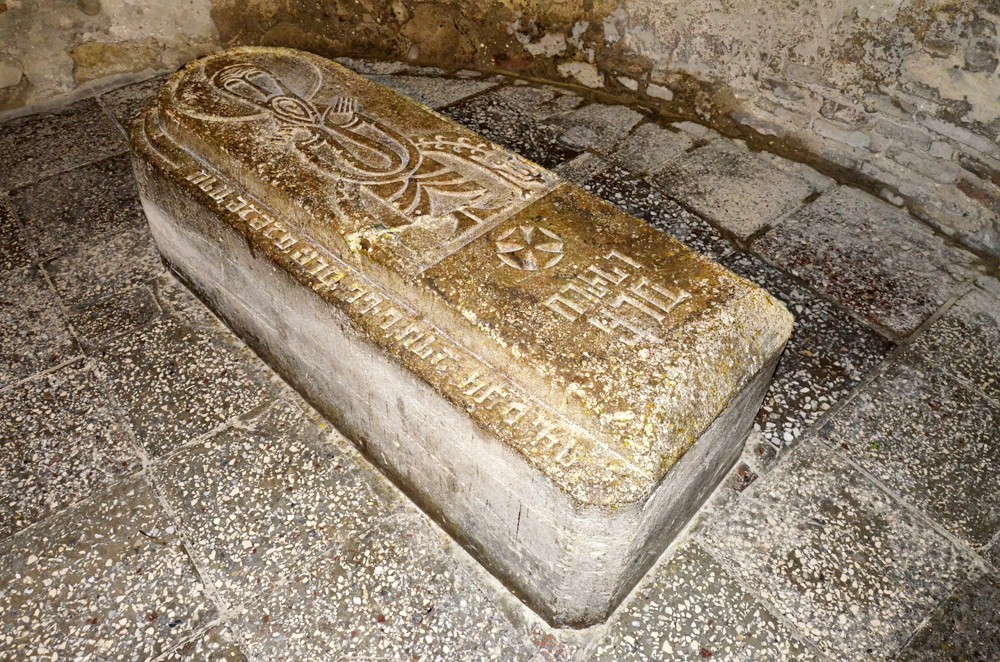 Надгробие святого Шио Мгвимского