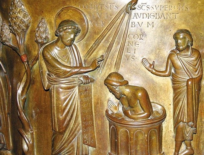 Крещение сотника Корнилия. XII век, церковь Св. Варфоломея, Льеж, Бельгия