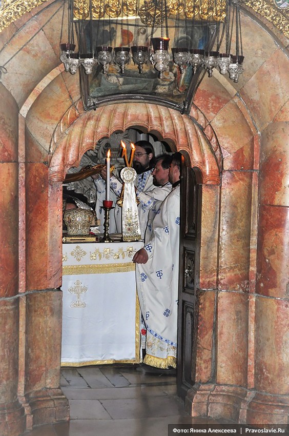 The Church of the Lord’s Sepulcher. Orthodox Divine Liturgy in the Tomb.