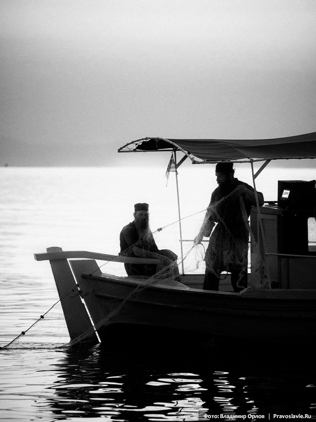 Афонские рыбаки...как некогда братья Андрей и Симон, ловившие рыбу в Галилейском озере