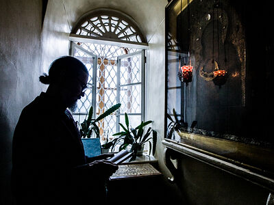 В Псково-Печерском монастыре принимают поминовения на Великий пост