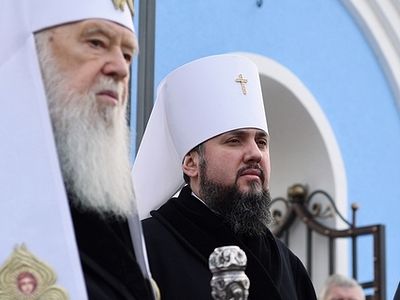 Трещины в «Святейшей церкви Украины»