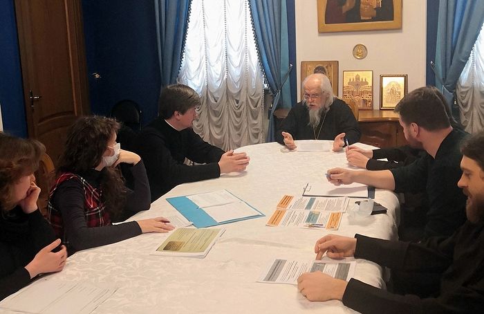 Волонтерскую помощь в Москве обсудили на встрече в Синодальном отделе по социальному служению