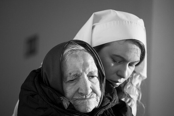 Служба помощи «Милосердие» приглашает на работу сестёр милосердия