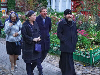 Министр культуры Ольга Любимова и Андрей Турчак посетили Псково-Печерский монастырь