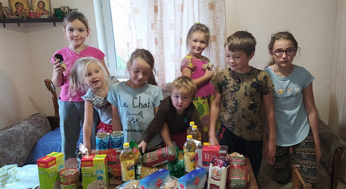 В Гатчинской епархии 800 нуждающихся семей получили продуктовую помощь от Синодального отдела по благотворительности