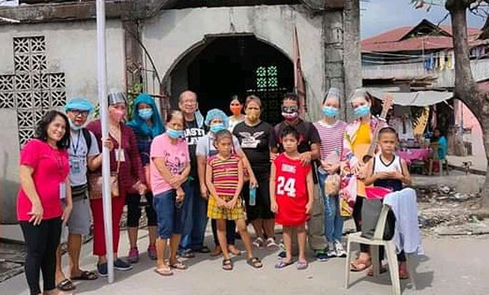 Помощь от Русской Церкви получают нуждающиеся жители филиппинского города Бакоор
