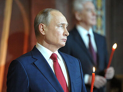 Президент России Владимир Путин поздравил Святейшего Патриарха Кирилла и граждан России с праздником Пасхи
