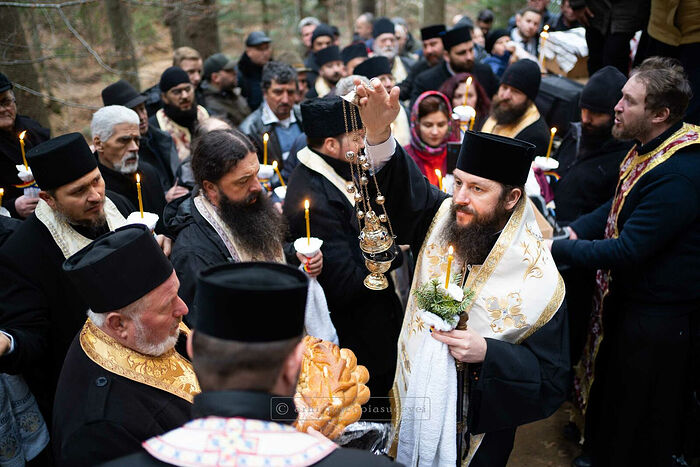 В горах Румынии освящены келия и источник старца Клеопы (Илие)