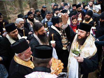В горах Румынии освящены келия и источник старца Клеопы (Илие)