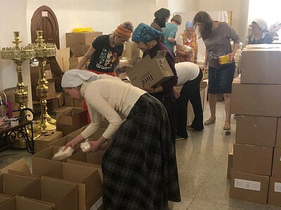 1000 гуманитарных наборов передал иркутский приход святого Харлампия в Горловку. Информационная сводка о помощи беженцам (от 25 мая 2022 года)