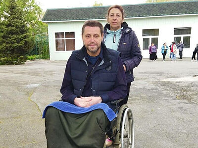 Поможем беженцу из Донецка купить дорогостоящую коляску
