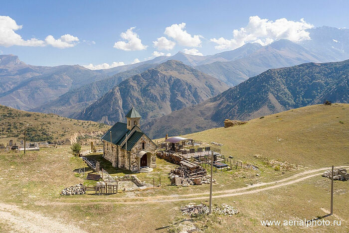 Храмы и монастыри Осетии с высоты птичьего полета