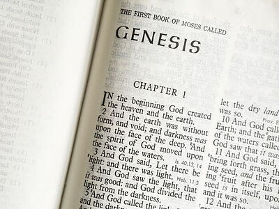 Британия: Королевская прокурорская служба заявила, что некоторые места Библии «неприемлемы в современном обществе»