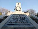 Святейший Патриарх Кирилл возложил венок к мемориалу героям Крымской войны в Севастопольском парке Днепропетровска
