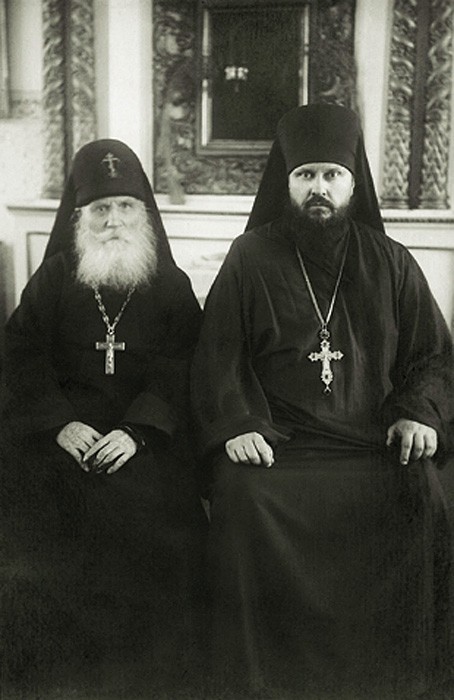 Ο όσιος Συμεών (Ζέλνιν) και ο καθηγούμενος Ποιμήν (Ιζβέκοφ), ο μετέπειτα Πατριάρχης 