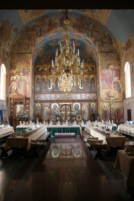 Трапезный храм Всех Русских святых