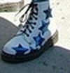 Белые ботинки с голубыми звёздами