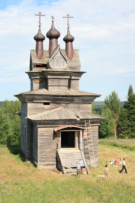 Село Пермогорье. Храм великомученика Георгия Победоносца (1665 г.) 