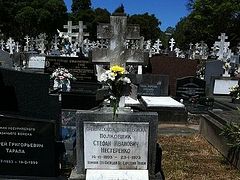 Australian Cossacks save the graves of Russian soldiers