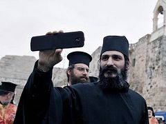 Russian Patriarch Kirill To Monks: Avoid Temptation Of Internet On Cellphones