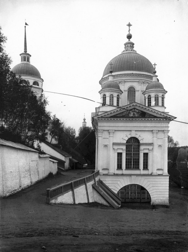 The Church of St. John the Baptist near the gates of Sarov Monastery.