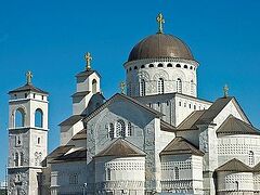 Предстоятели Поместных Церквей совершили освящение собора Воскресения Христова в Подгорице
