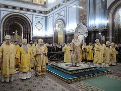 Патриарх Кирилл совершил новогодний молебен в храме Христа Спасителя