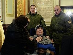 General who lapsed into a coma in Chechnya in 1995, brought to the Gifts of Magi