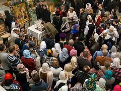 Более 30 тыс. верующих поклонились в Минске за 3 дня Дарам волхвов