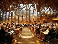 Парламент Шотландии легализовал однополые браки