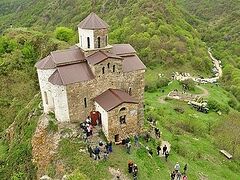 В древнем храме молились о мире на Кавказе