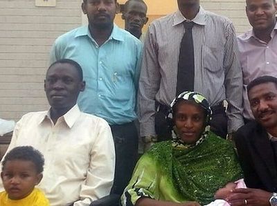 Суданка, освобожденная из камеры смертников, была снова задержана