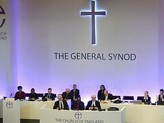 Генеральный синод церкви Англии: женщины могут быть епископами