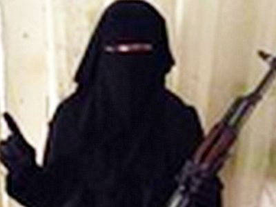 Британская рок-певица присоединилась к ИГИЛ и призывает уничтожать христиан