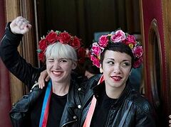 Во Франции суд снял обвинения с Femen, но наказал задержавших их охранников собора