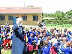 Александрийский Патриарх побывал в беднейших районах Найроби