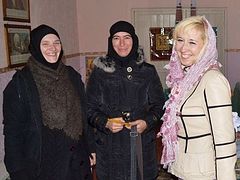 Свято-Ольгинский монастырь в Луганске: сестры молятся в пострадавшем от обстрелов храме