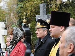 На кладбище Сент-Женевьев-де-Буа освящен крест-памятник русскому генералу