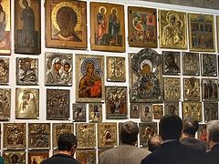 Police in Moscow find stolen old icon worth million dollars