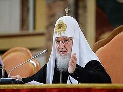 Патриарх Кирилл призвал приходы помогать приезжим адаптироваться к новой для них среде