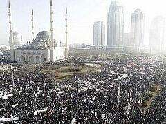 Грозный: Более 1 млн. человек приняли участие в акции против оскорбления верующих