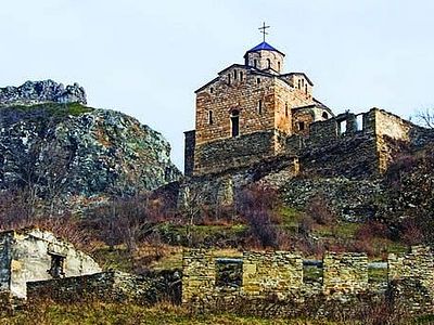 Кавказ: где находится древнейший храм России?