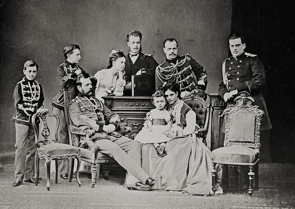 Император Александр II (1818-81) со своей семьей. 1873 г.