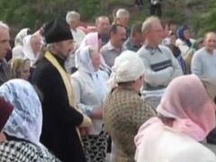На Тернопольщине женщины выгнали из села раскольников и «Правый сектор»