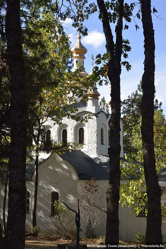 Fr. Seraphim Rose’s Monastery. A photographic pilgrimage by Archimandrite Tikhon (Shevkunov)