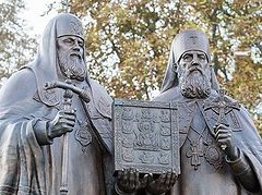 A Monument to the Reestablishment of Unity Within the Local Russian Orthodox Church is Unveiled at Kursk-Root Hermitage